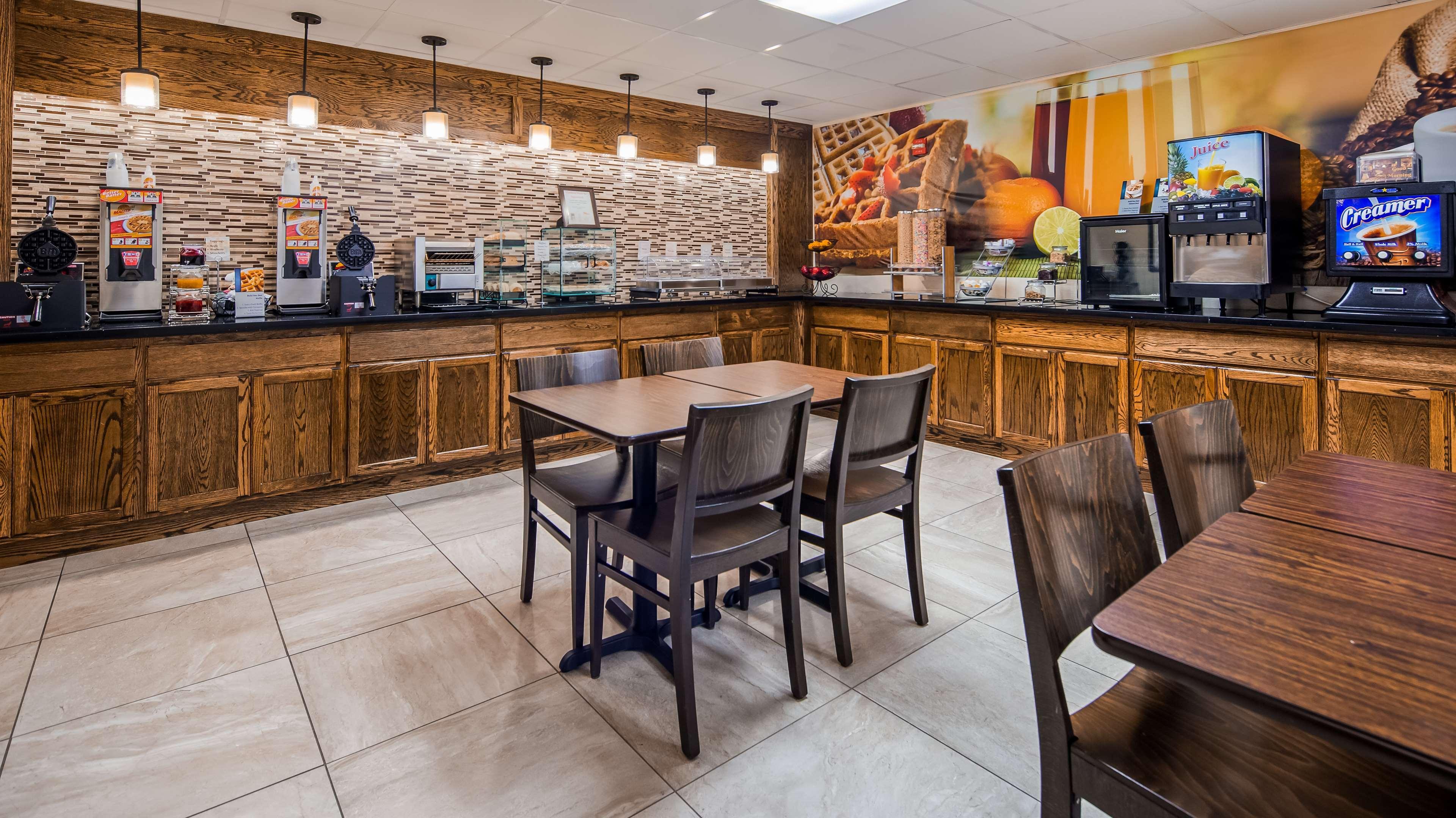 Best Western Inn At Blakeslee-Pocono Екстериор снимка