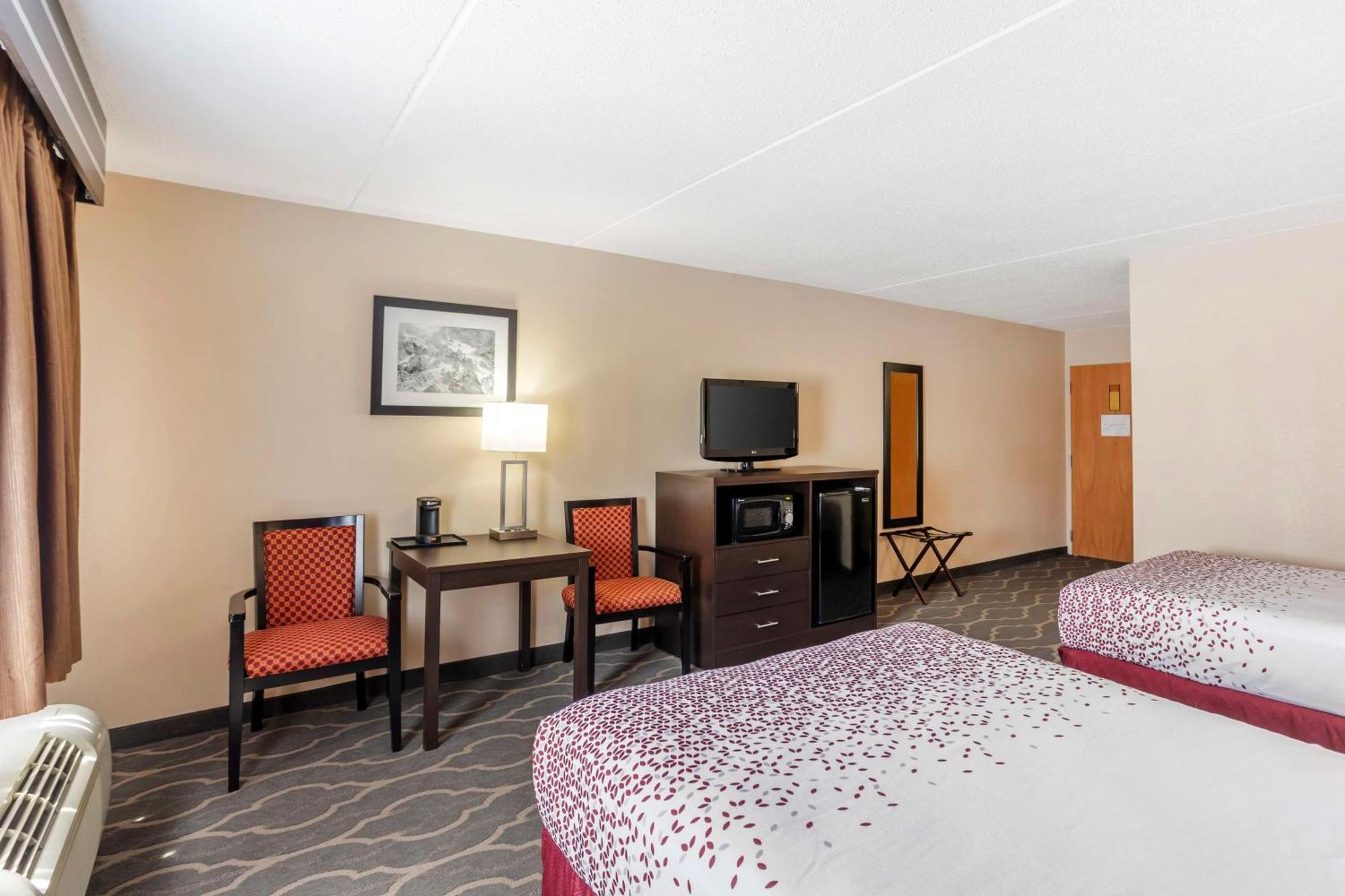 Best Western Inn At Blakeslee-Pocono Екстериор снимка