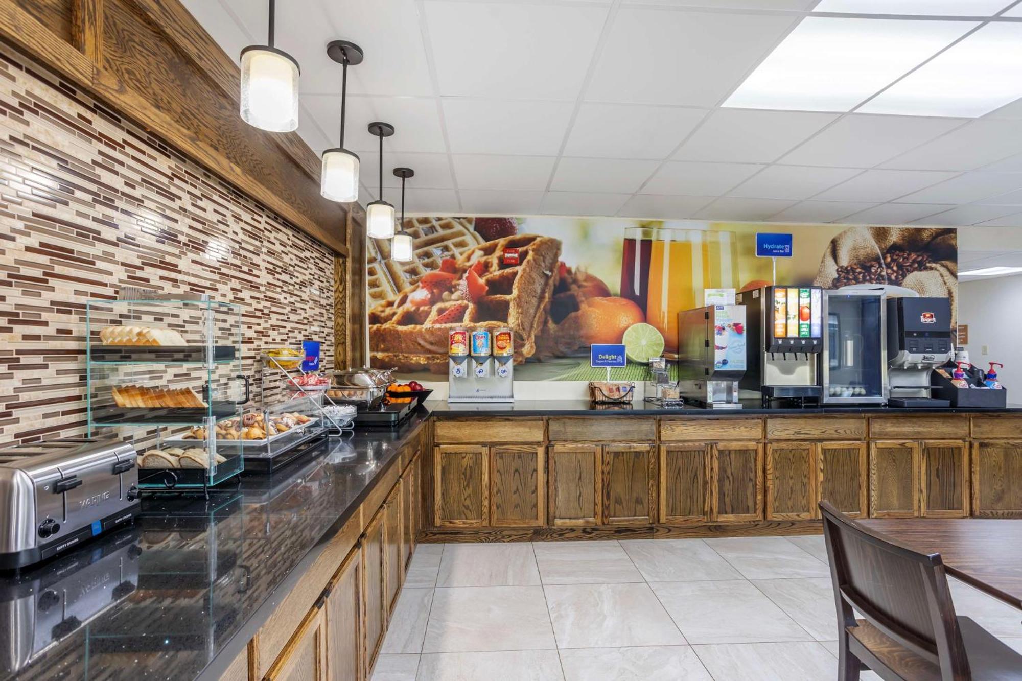 Best Western Inn At Blakeslee-Pocono Екстериор снимка