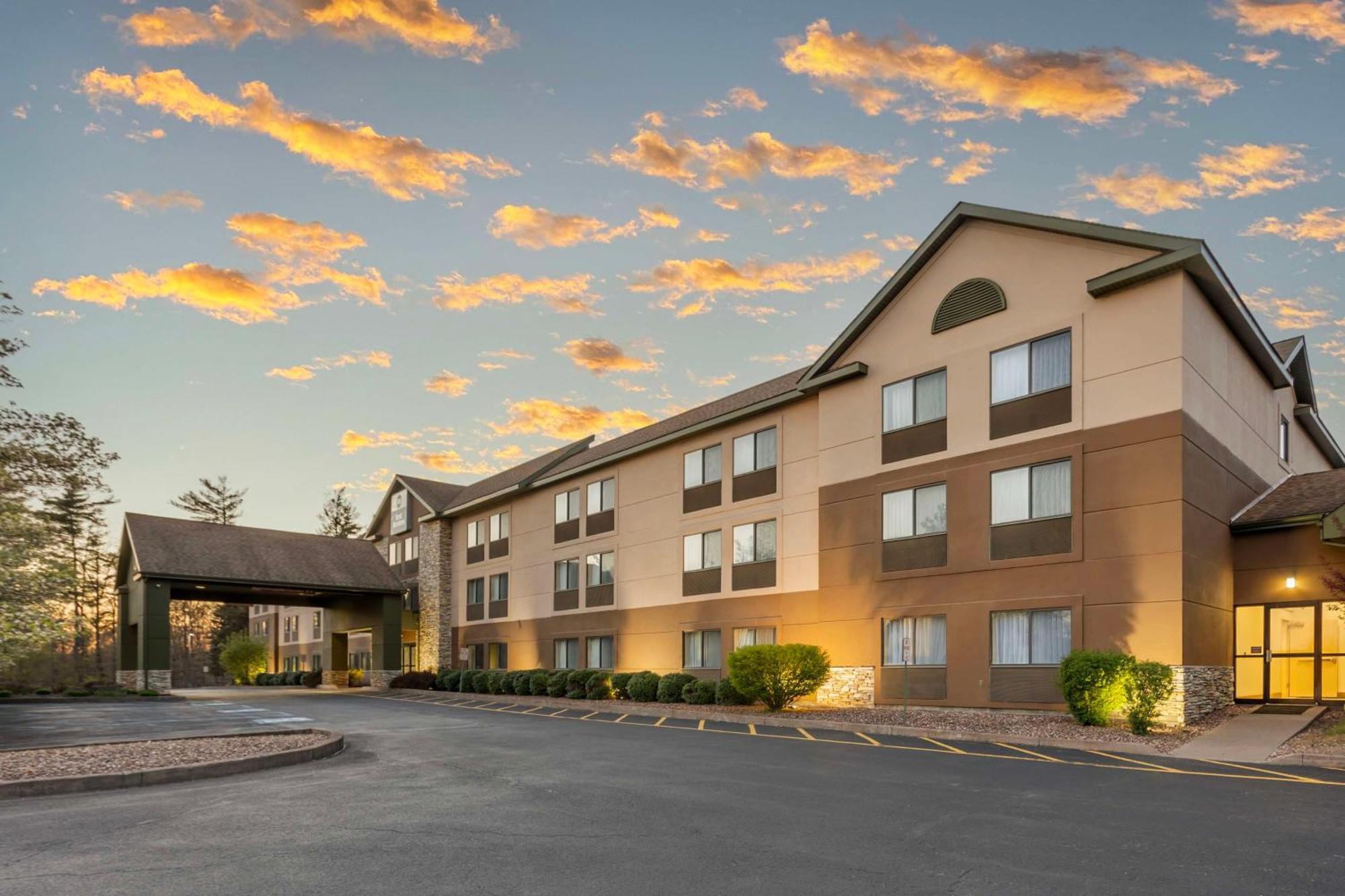 Best Western Inn At Blakeslee-Pocono Екстериор снимка